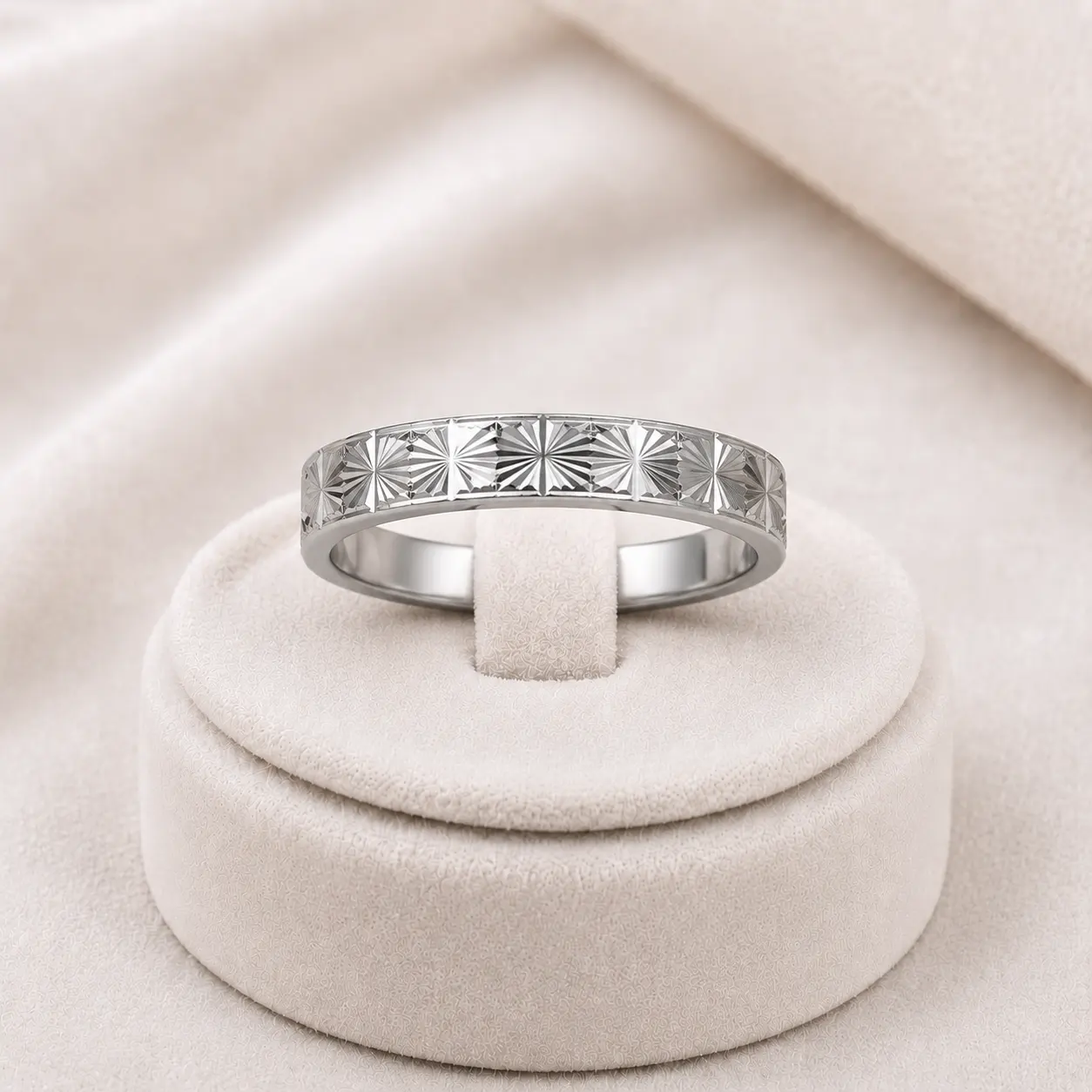 DESIGNED SILVER RING