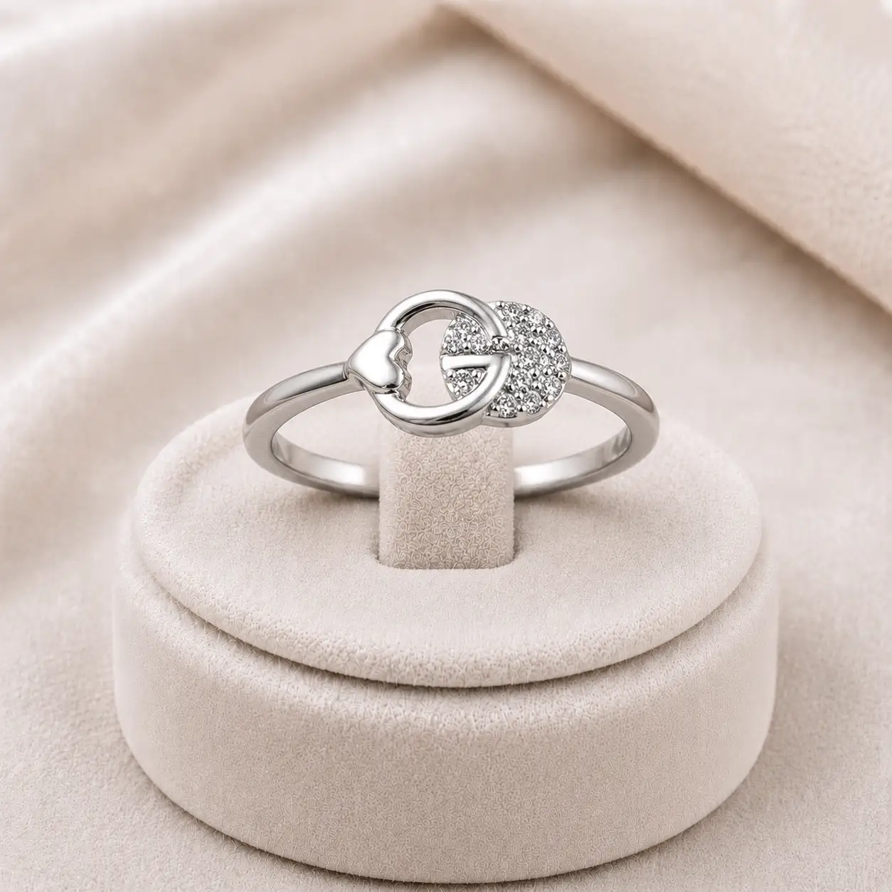 CIRCLE RING